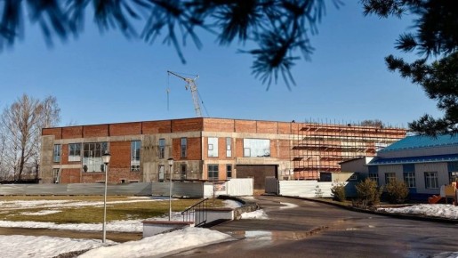 В Боровичах строительство детско-спортивного центра идёт согласно графику