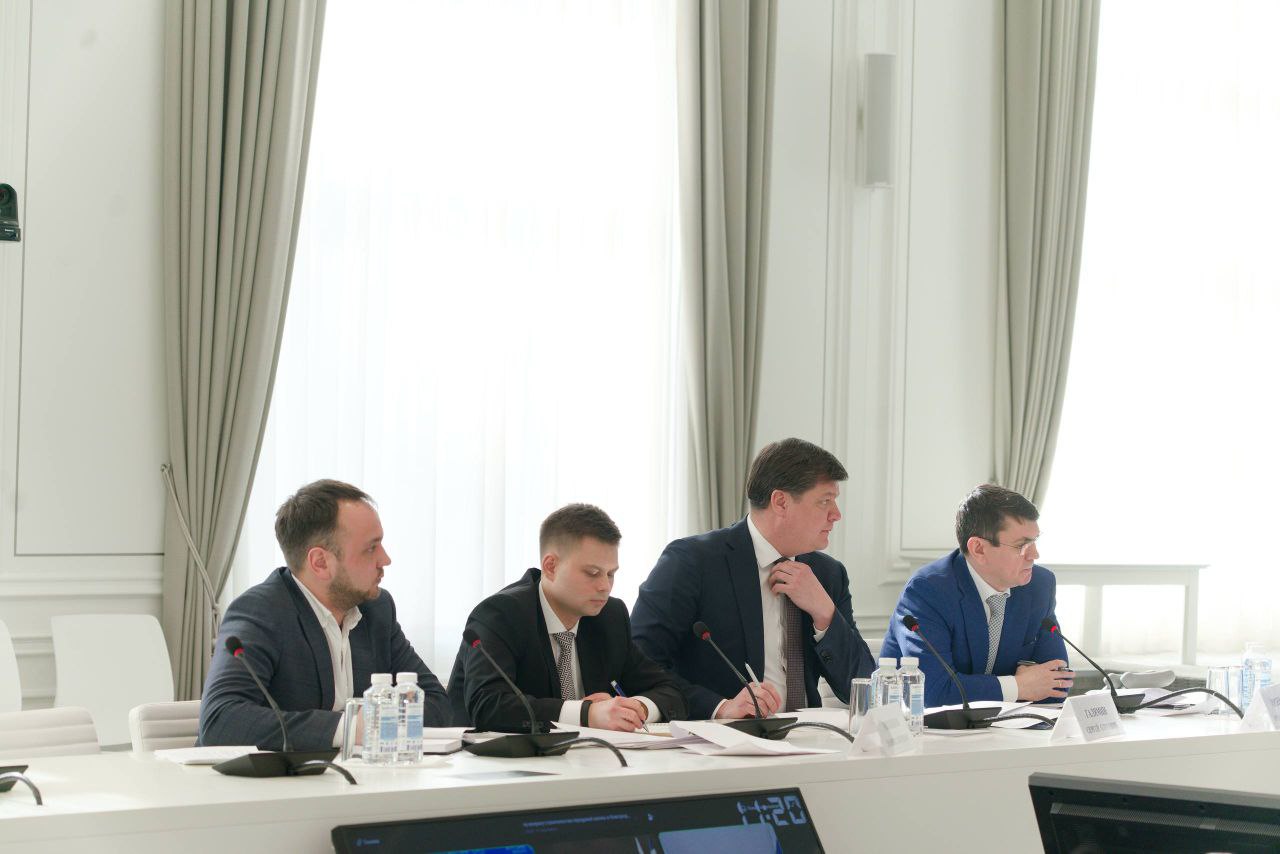 Глава Минстроя России Ирек Файзуллин совместно с Министром просвещения РФ Сергеем Кравцовым и губернатором Новгородской области Александром Дроновым обсудили строительство передовой школы в Новгородской области Глава Минстроя России Ирек Файзуллин совместно с Министром просвещения РФ Сергеем Кравцовым и губернатором Новгородской области Александром Дроновым обсудили строительство передовой школы в Новгородской области