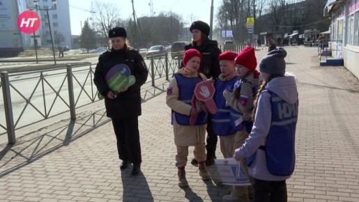 Новгородские госавтоинспекторы провели рейд по проверке водителей электросамокатов