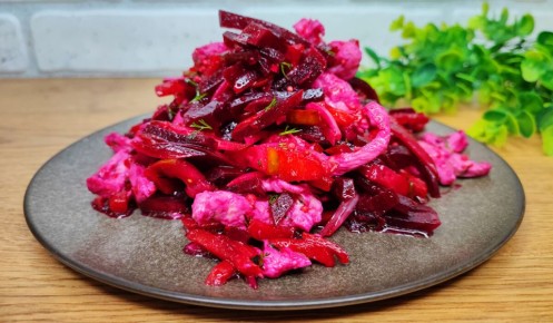 Яркий свекольный салат для особых случаев и повседневного стола