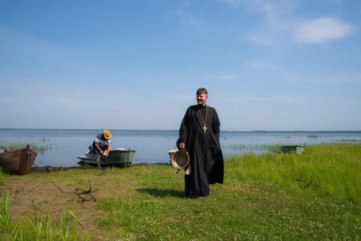 Сегодня, 20 марта, исполняется 50 лет протоиерею Алексию Самуйлову, настоятелю храма Преображения Господня села Бронница в Новгородском округе, главе замечательной многодетной семьи