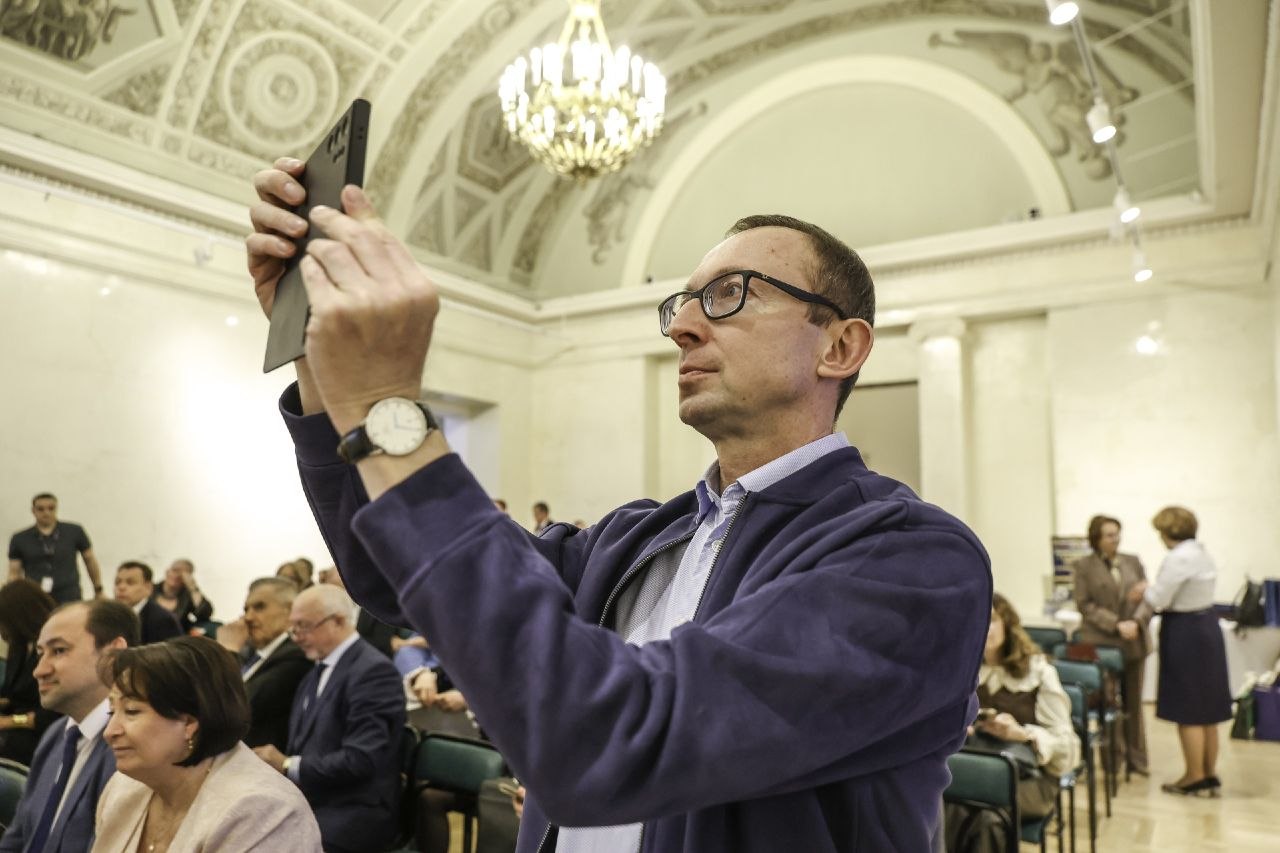 Александр Розбаум: Уважаемые Новгородцы!. Сегодня как председатель Союза российских городов, при поддержке Администрации Президента Российской Федерации и Всероссийской ассоциации развития местного самоуправления (ВАРМСУ)... Александр Розбаум: Уважаемые Новгородцы!. Сегодня как председатель Союза российских городов, при поддержке Администрации Президента Российской Федерации и Всероссийской ассоциации развития местного самоуправления (ВАРМСУ)...