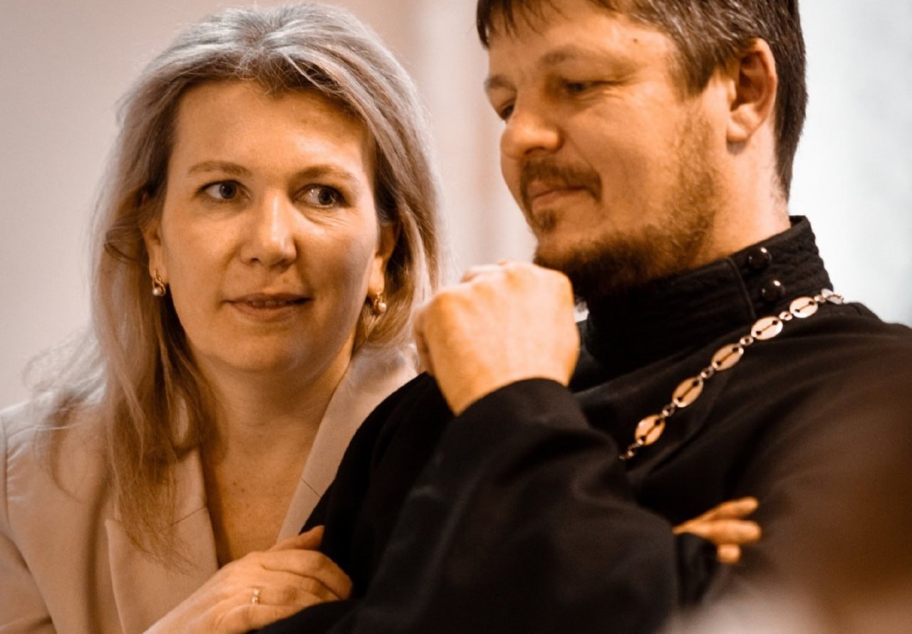 Сегодня, 20 марта, исполняется 50 лет протоиерею Алексию Самуйлову, настоятелю храма Преображения Господня села Бронница в Новгородском округе, главе замечательной многодетной семьи Сегодня, 20 марта, исполняется 50 лет протоиерею Алексию Самуйлову, настоятелю храма Преображения Господня села Бронница в Новгородском округе, главе замечательной многодетной семьи