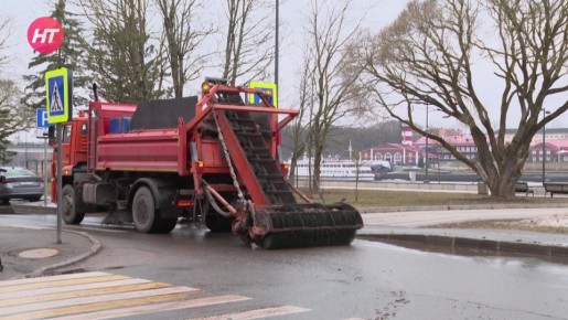 Техника «Городского хозяйства» переходит на весенне-летний режим работы