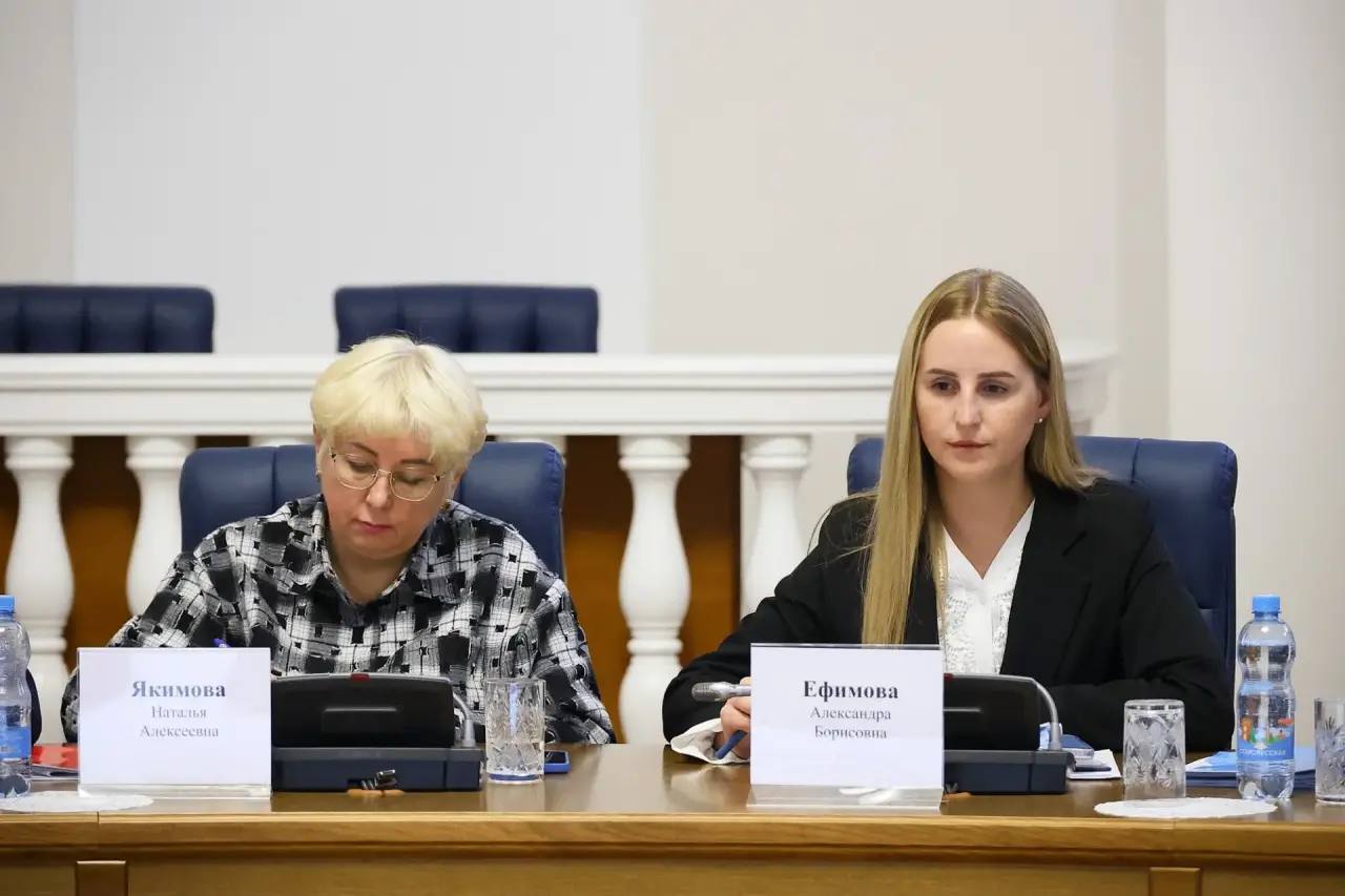 В правительстве региона прошло заседание комиссии по безопасности дорожного движения В правительстве региона прошло заседание комиссии по безопасности дорожного движения