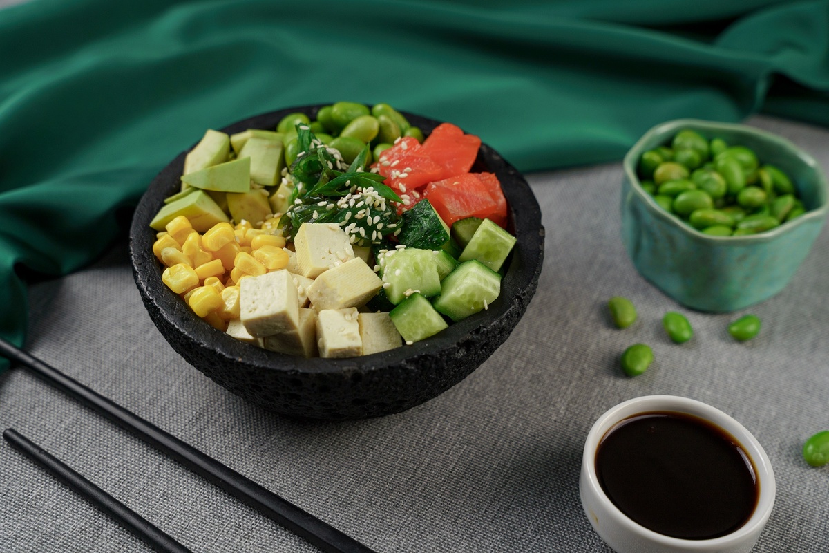 Поке: Кулинарный Путешественник от Гавайев до Азии