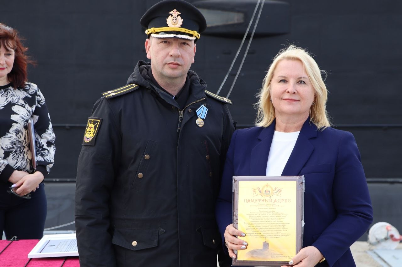 Александр Розбаум: Уважаемые Новгородцы!. Вместе с первым заместителем начальника управления Администрации Губернатора Новгородской области по вопросам безопасности Людмилой Петровной Смирновой и депутатом Новгородской... Александр Розбаум: Уважаемые Новгородцы!. Вместе с первым заместителем начальника управления Администрации Губернатора Новгородской области по вопросам безопасности Людмилой Петровной Смирновой и депутатом Новгородской...