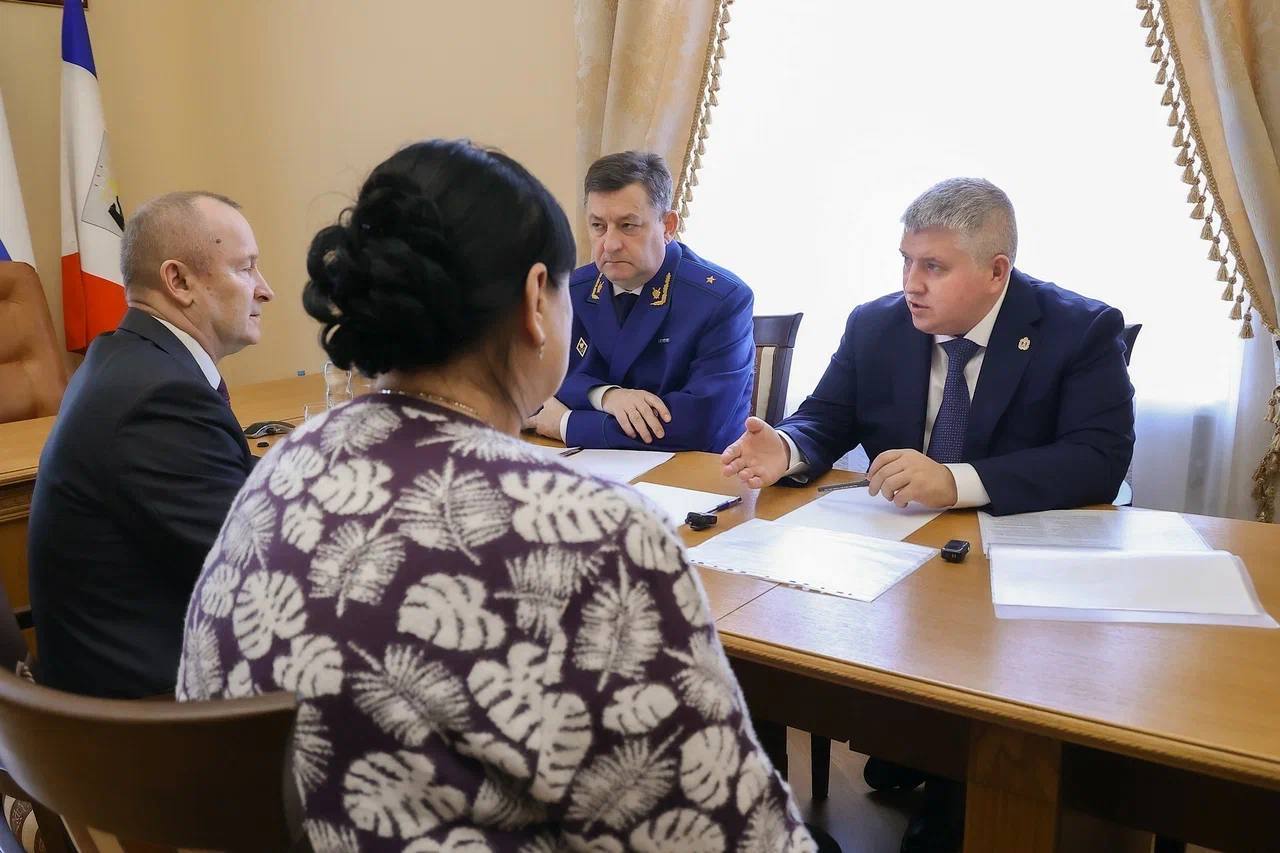Александр Дронов провёл личный приём жителей региона в Великом Новгороде