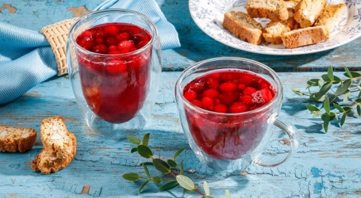 Компот из клюквы и брусники: идеальное решение для любого времени года