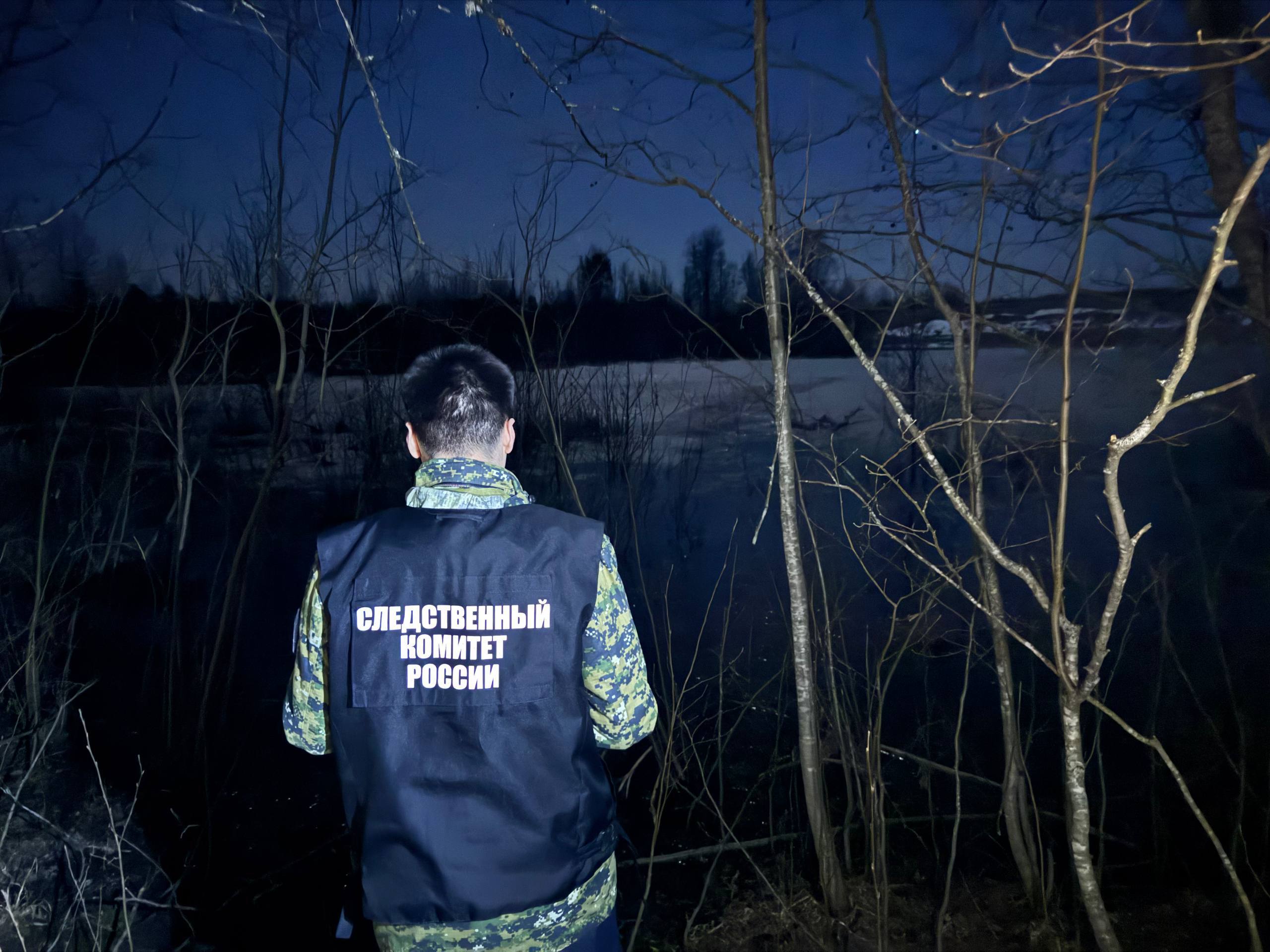 В Хвойнинском округе следователи СК выясняют обстоятельства гибели местного жителя