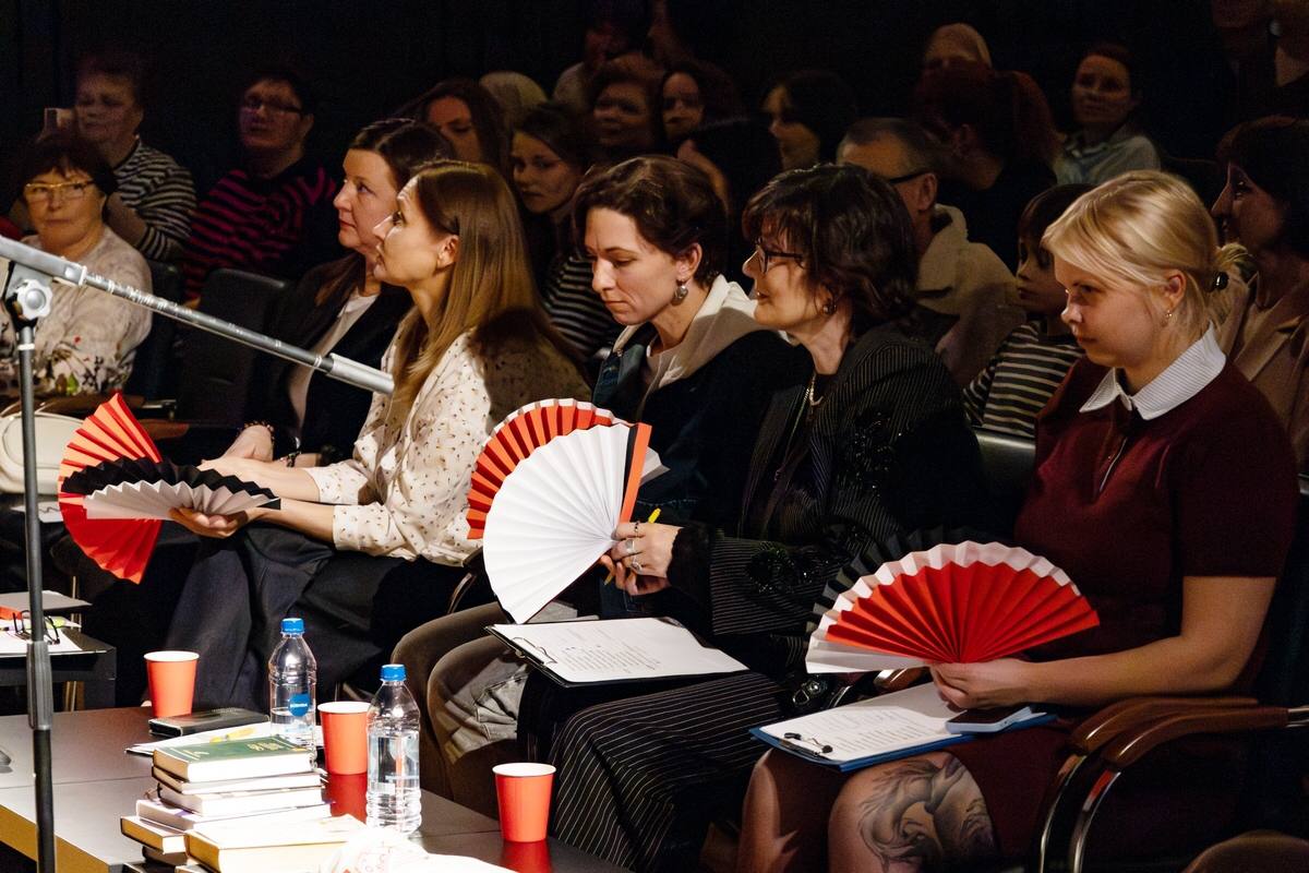 Стихобаттл собрал сильнейших в новгородском театре «Малый» Стихобаттл собрал сильнейших в новгородском театре «Малый»