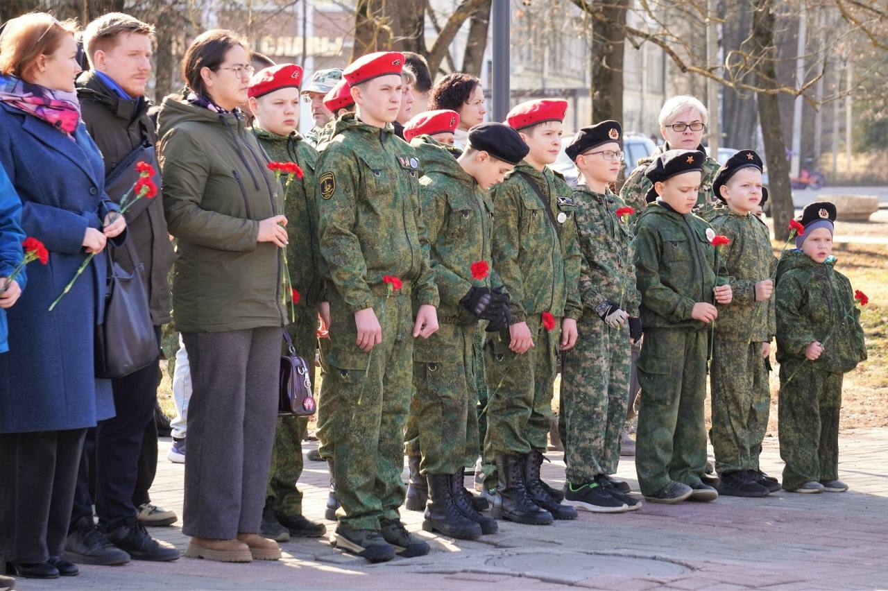 В Великом Новгороде дали старт двум знаменитым проектам поисковиков В Великом Новгороде дали старт двум знаменитым проектам поисковиков