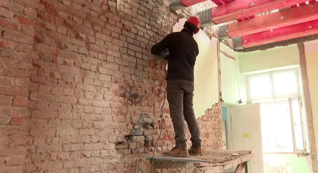 Жители Зарубино выбрали «ромашечные» цвета для фасада самого родного здания Жители Зарубино выбрали «ромашечные» цвета для фасада самого родного здания