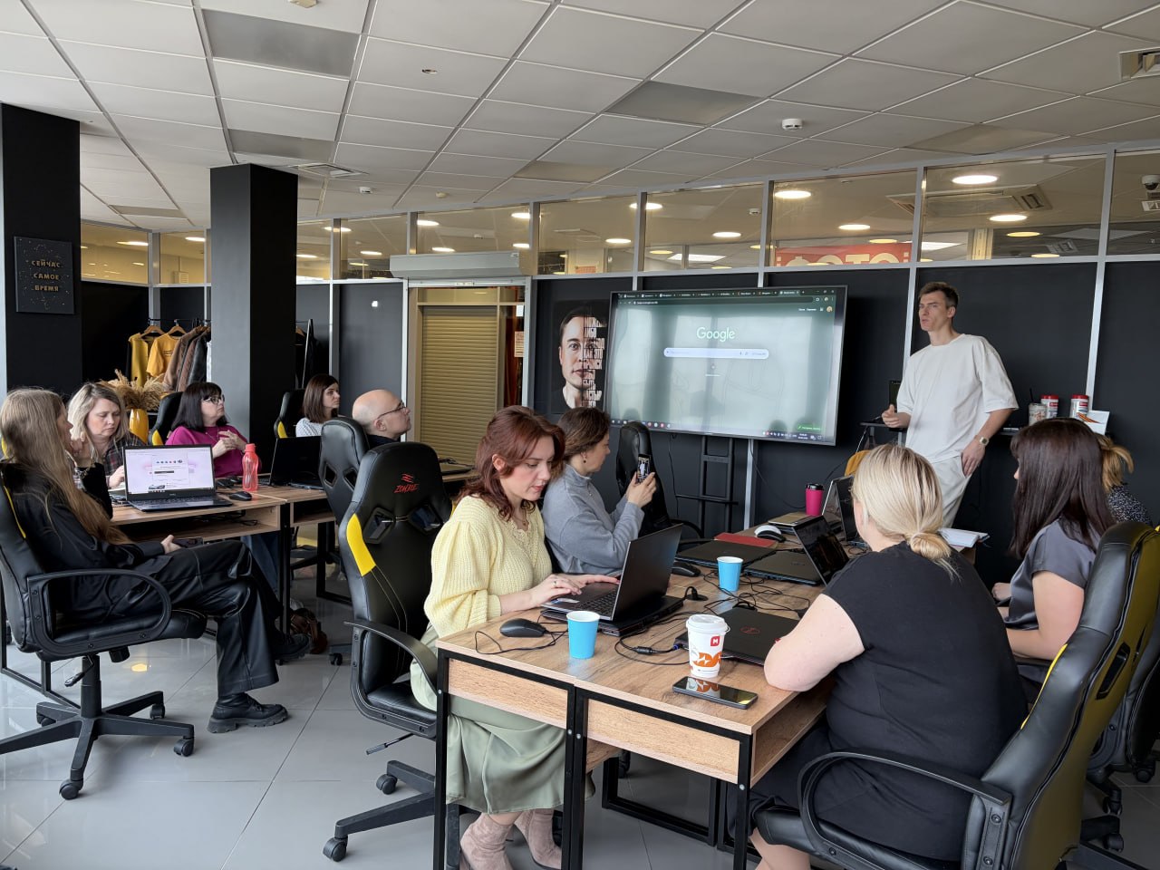 Новгородские социальные предприниматели изучили нейросети и прокачали навыки презентаций