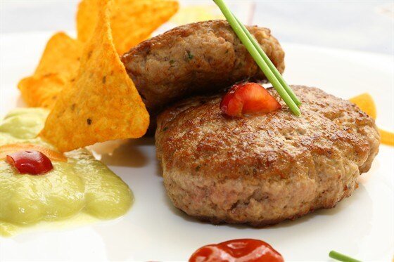 Котлеты из индейки: легкий и вкусный рецепт с зеленью и чесноком