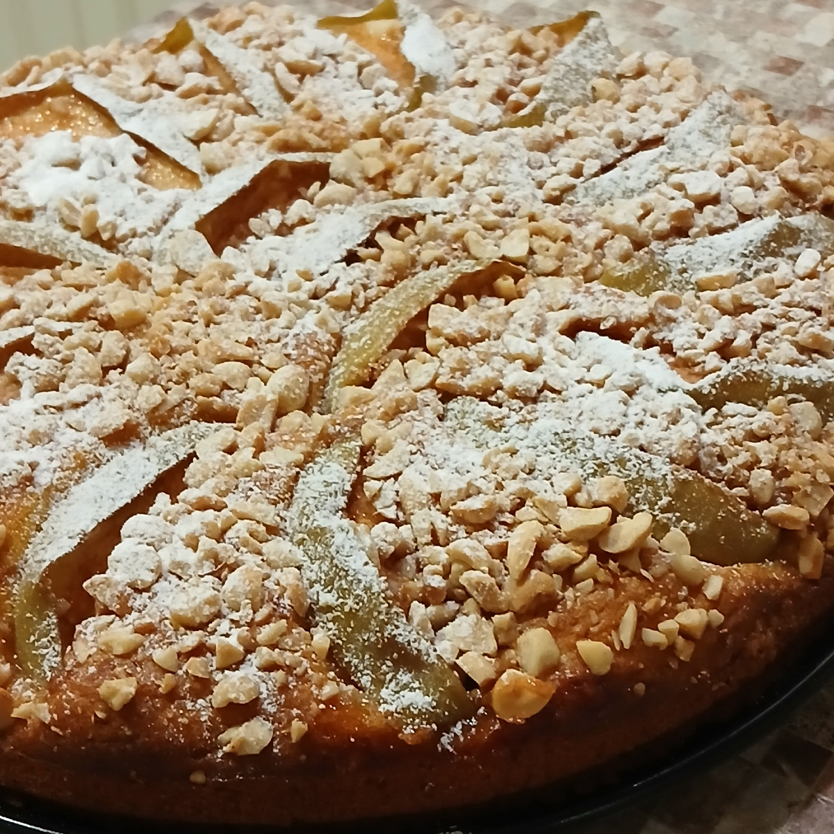 Нежный тыквенно-яблочный пирог с ореховой крошкой: Идеальное осеннее лакомство