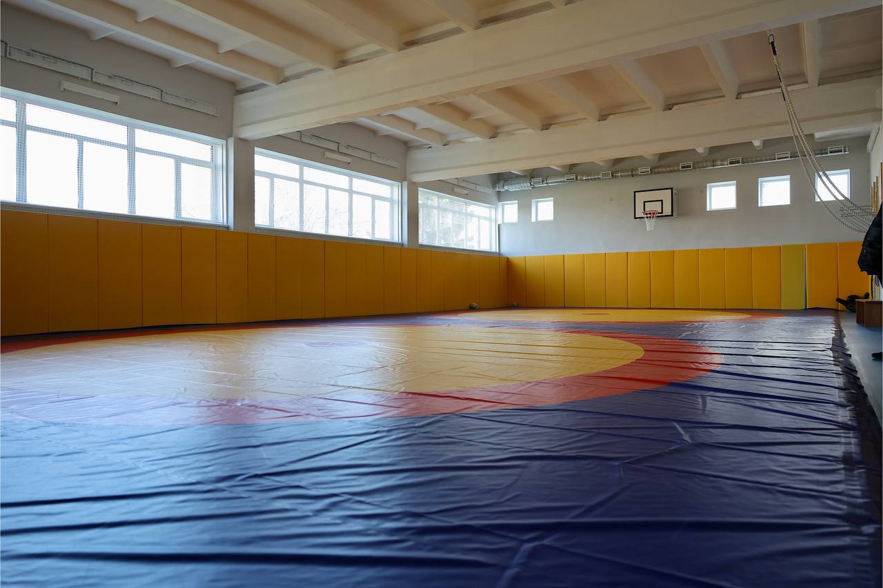 Юрий Бобрышев посетил обновленную спортивную школу в Старой Руссе Юрий Бобрышев посетил обновленную спортивную школу в Старой Руссе