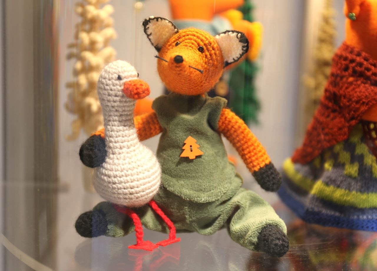 В новгородском ДНТ открылась выставка игрушек и лоскутков В новгородском ДНТ открылась выставка игрушек и лоскутков