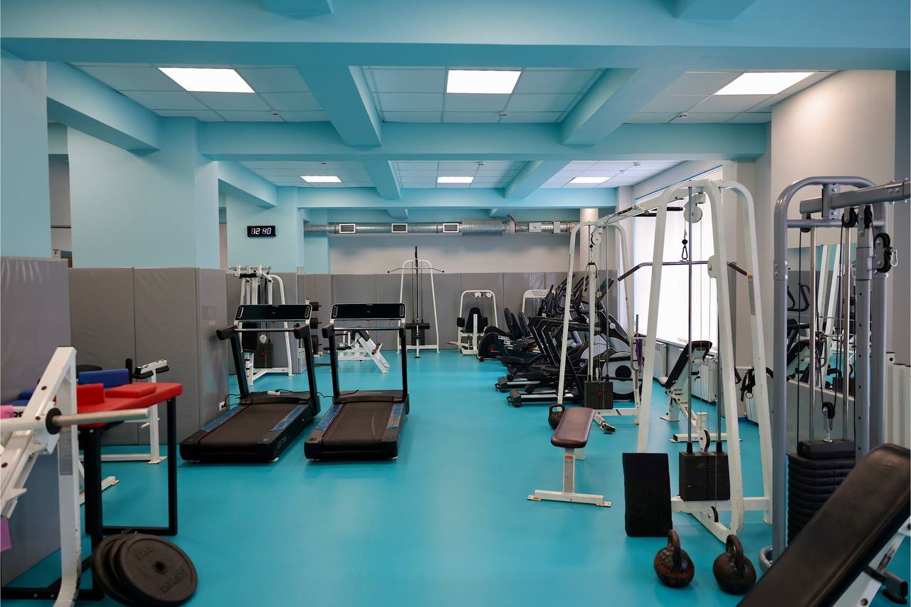 Юрий Бобрышев посетил обновленную спортивную школу в Старой Руссе Юрий Бобрышев посетил обновленную спортивную школу в Старой Руссе