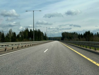 Трасса М-11 «Нева» переходит на летний скоростной режим