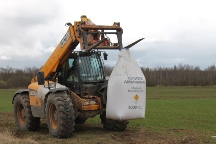 «Новгородский бекон» завершает подкормку озимой пшеницы