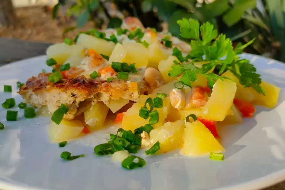 Запеченный картофель с фасолью и фаршем: ваш новый фаворит