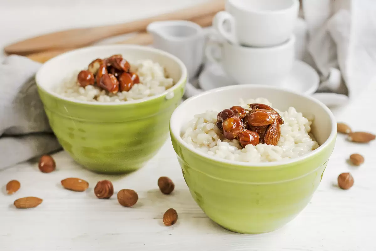 Изысканная рисовая каша: потрясающий рецепт с миндальным и кокосовым молоком