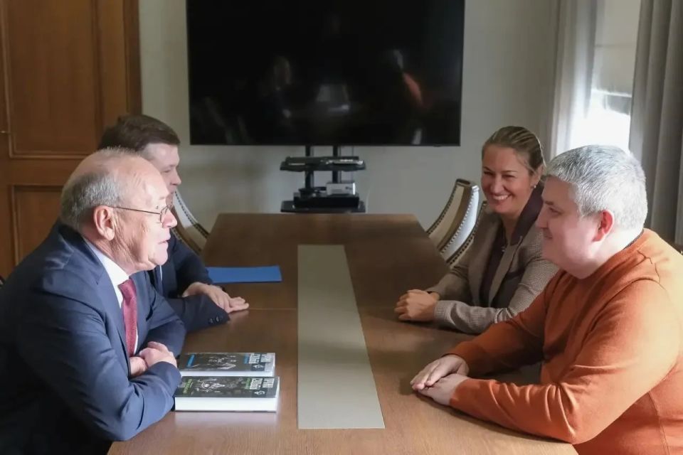 ��������� ������ ���������� � �����������, ����������� ����� ����� ���������