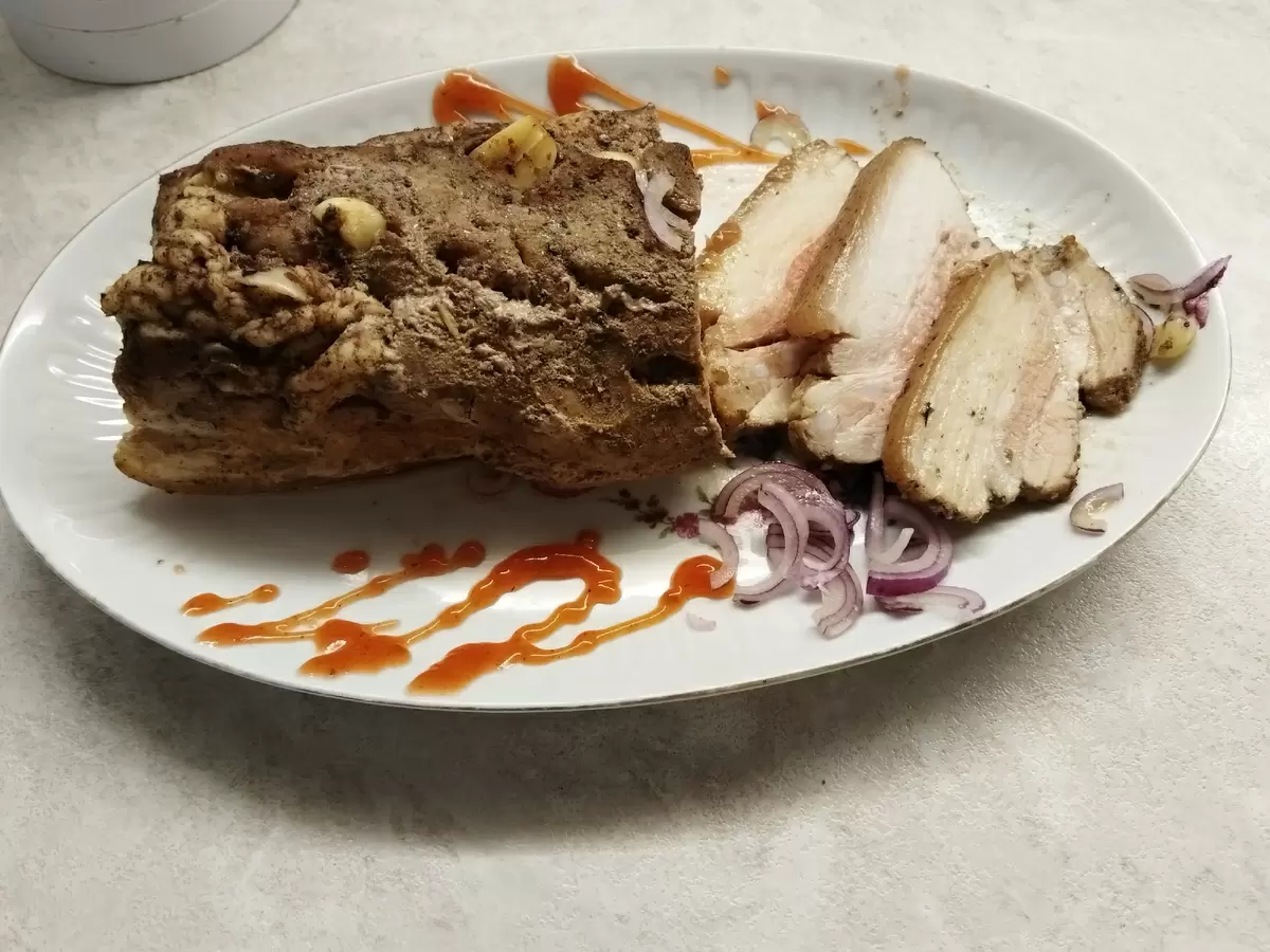 Запекание свиной грудинки: шаг к кулинарному совершенству