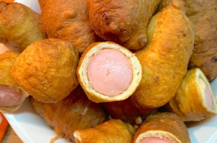 Сосиски в тесте: легкий и быстрый способ порадовать родных