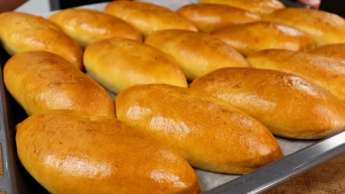 Как приготовить мягкие и свежие пирожки с яблоками: секреты идеальной выпечки