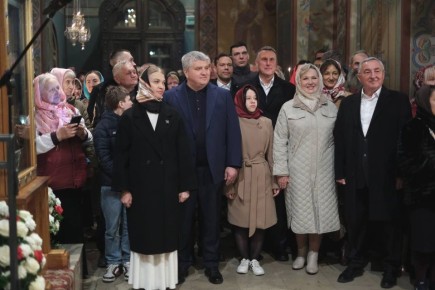 Александр Дронов поздравил новгородцев с Пасхой