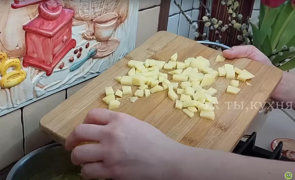 Сочные пирожки на скорую руку: вкусные курники и сосиски в тесте