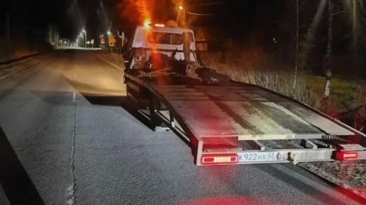 В Новгородском округе 16-летний мотоциклист врезался в автомобиль ДПС