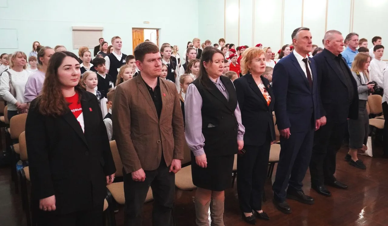 Александр Розбаум: Уважаемые Новгородцы!. Сегодня во Дворце детского (юношеского) творчества имени Лёни Голикова прошла торжественная церемония подведения итогов и награждения победителей муниципального этапа Всероссийской... Александр Розбаум: Уважаемые Новгородцы!. Сегодня во Дворце детского (юношеского) творчества имени Лёни Голикова прошла торжественная церемония подведения итогов и награждения победителей муниципального этапа Всероссийской...