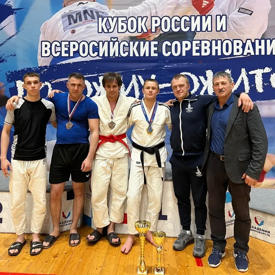 Новгородские спортсмены завоевали шесть медалей на Кубке России по джиу-джитсу Новгородские спортсмены завоевали шесть медалей на Кубке России по джиу-джитсу