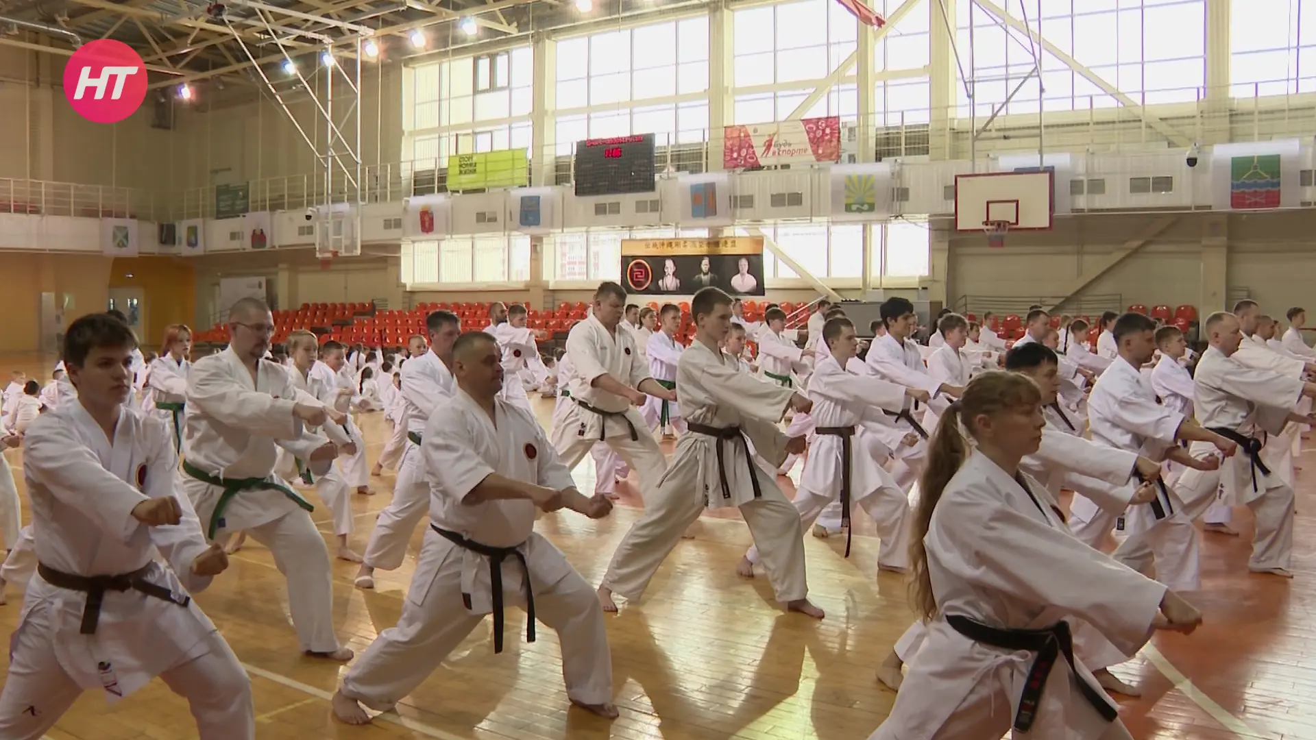 Для новгородцев и гостей города прошла всероссийская школа по окинавскому годзю рю каратэ