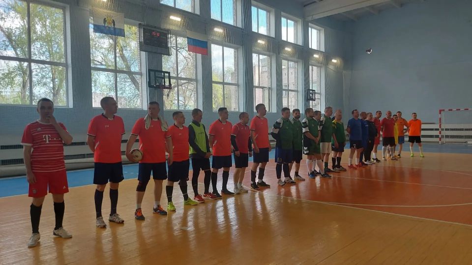 В Великом Новгороде состоялся турнир по футзалу среди ветеранов СВО В Великом Новгороде состоялся турнир по футзалу среди ветеранов СВО