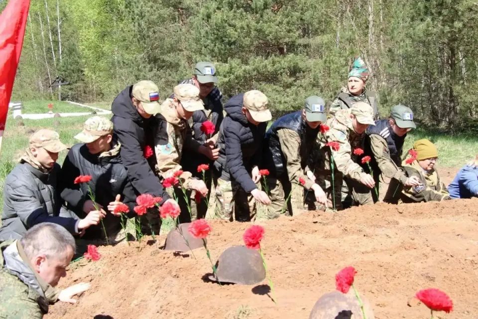 В Парфинском округе захоронили останки 227 красноармейцев