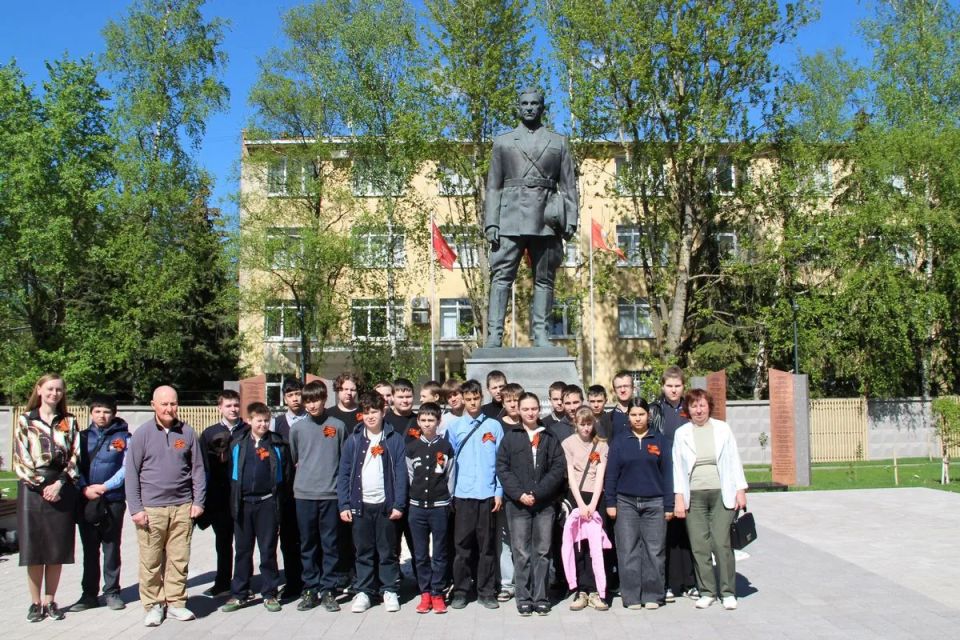 В Новгородской области в преддверии Дня Победы школьники посетили Музей истории ОВД региона В Новгородской области в преддверии Дня Победы школьники посетили Музей истории ОВД региона