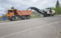 В Старорусском округе возобновили ремонт входящей в опорную сеть региона дороги