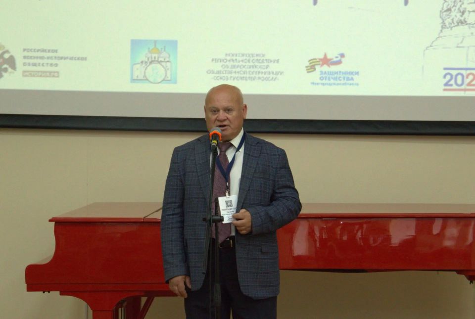 В Великом Новгороде открылся неповторимый для России книжный фестиваль В Великом Новгороде открылся неповторимый для России книжный фестиваль