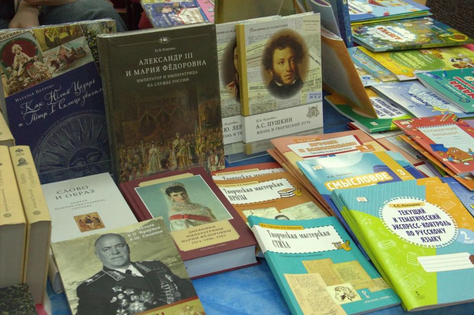 В Великом Новгороде открылся неповторимый для России книжный фестиваль В Великом Новгороде открылся неповторимый для России книжный фестиваль