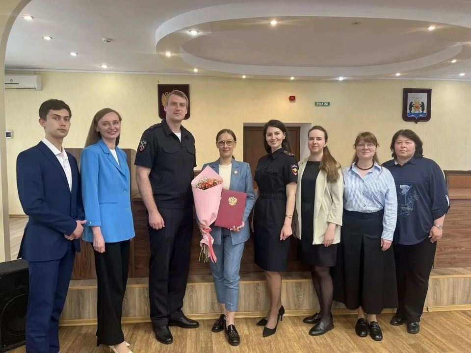 Новгородских полицейских обучили тонкостям делового этикета Новгородских полицейских обучили тонкостям делового этикета