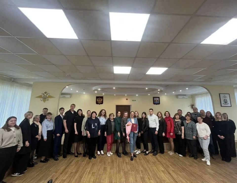Новгородских полицейских обучили тонкостям делового этикета Новгородских полицейских обучили тонкостям делового этикета