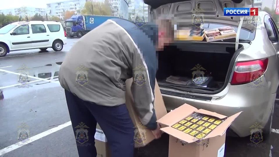 Житель Новгородского округа предстанет перед судом за хранение и торговлю контрафактными сигаретами и алкоголем