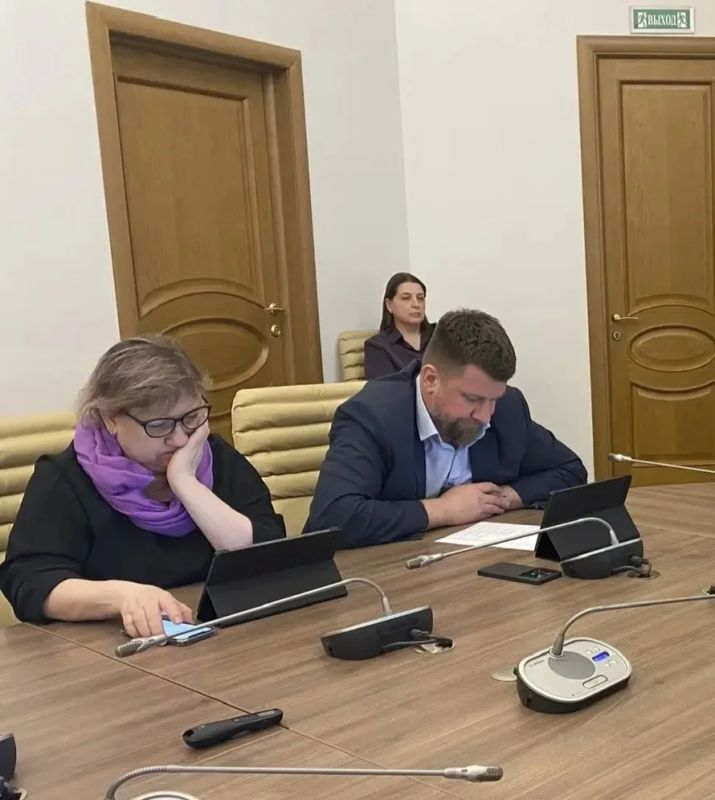 Члены областного избиркома на своем очередном заседании № 132 рассмотрели ряд вопросов организации избирательного процесса Члены областного избиркома на своем очередном заседании № 132 рассмотрели ряд вопросов организации избирательного процесса