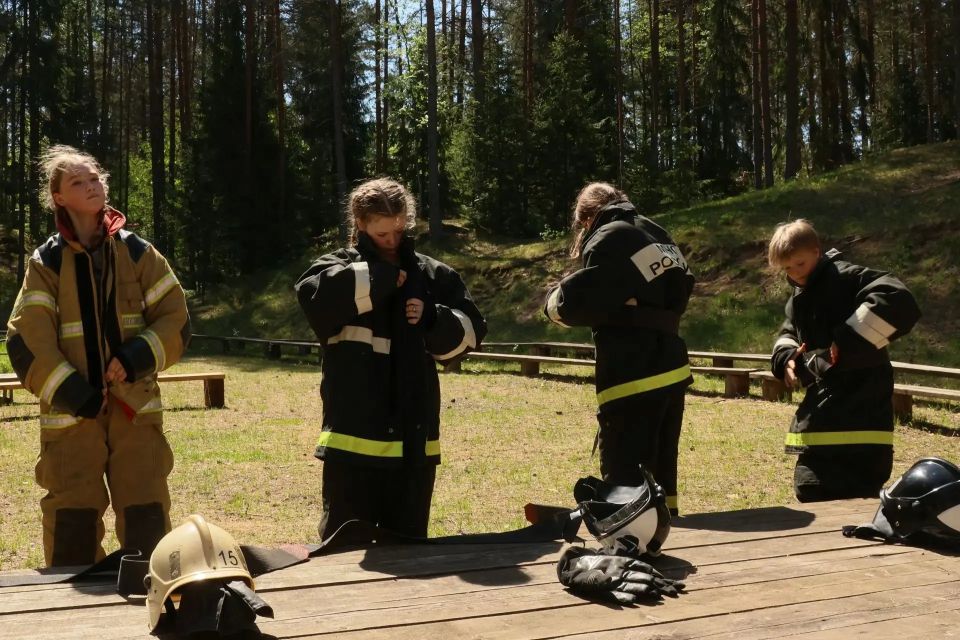 Юное поколение на страже безопасности Юное поколение на страже безопасности