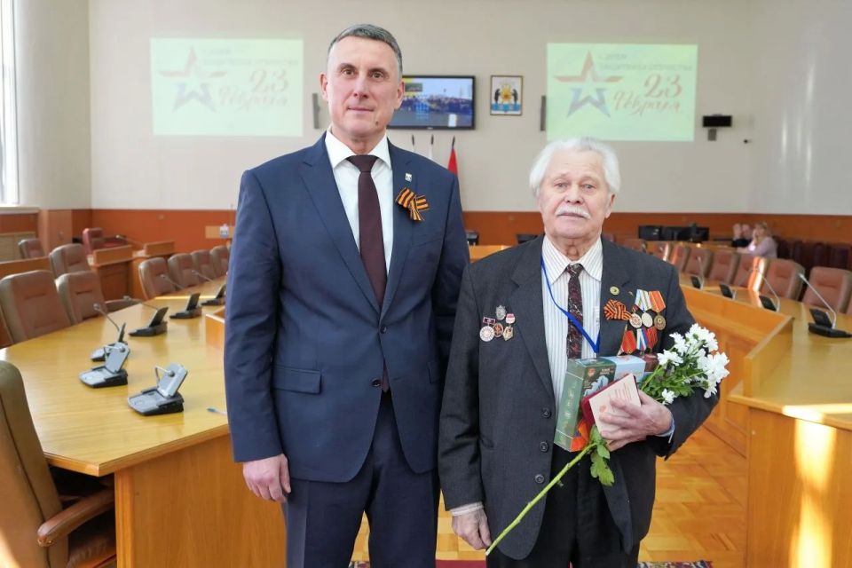 Александр Розбаум: Дорогие Земляки!. Сегодня свой 90-й День рождения отмечает участник Великой Отечественной войны, Почётный гражданин Великого Новгорода Иван Николаевич Коржуев Александр Розбаум: Дорогие Земляки!. Сегодня свой 90-й День рождения отмечает участник Великой Отечественной войны, Почётный гражданин Великого Новгорода Иван Николаевич Коржуев