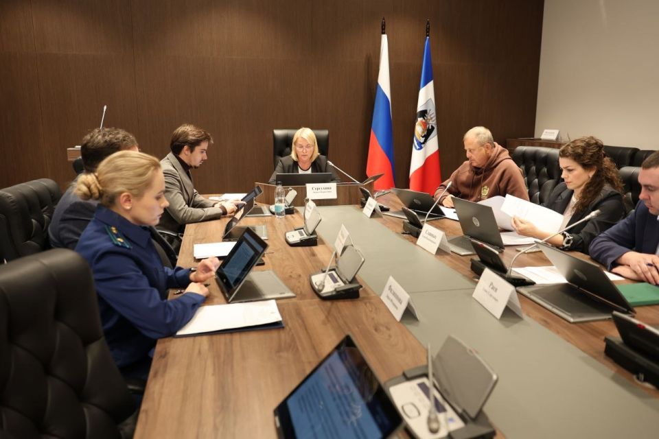 В преддверии очередного заседания Новгородской областной Думы профильные комитеты рассмотрели проекты областных законов В преддверии очередного заседания Новгородской областной Думы профильные комитеты рассмотрели проекты областных законов
